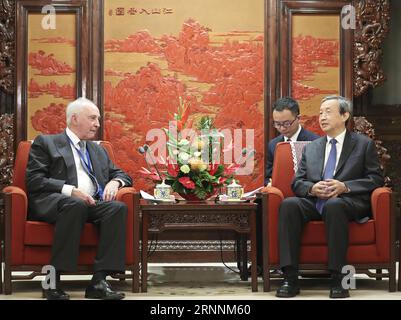 (170720) -- PECHINO, 20 luglio 2017 -- il vice Premier cinese ma Kai incontra i membri del consiglio consultivo internazionale della China Development Bank (CDB), tra cui l'ex primo ministro australiano Paul Keating, presidente del consiglio, a Pechino, capitale della Cina, 20 luglio 2017. ) (Lb) CHINA-BEIJING-ma KAI-ADVISORS-MEETING (CN) DingxLin PUBLICATIONxNOTxINxCHN Pechino 20 luglio 2017 il vice Premier cinese ma Kai incontra i membri del Consiglio consultivo internazionale della China Development Bank CDB, tra cui l'ex primo ministro australiano Paul Keating presidente del Consiglio a Pechino Capit Foto Stock