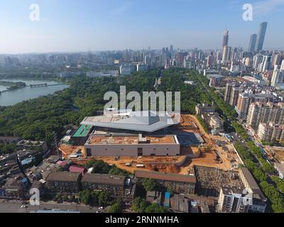 (170721) -- CHANGSHA, 21 luglio 2017 -- foto scattata il 21 luglio 2017 mostra la vista generale del cantiere del museo provinciale Hunan a Changsha, nella provincia centrale della Cina. Il museo, che ha smesso di aprire al pubblico a causa di lavori di ristrutturazione, dovrebbe riaprire prima della fine del 2017. ) (clq) CHINA-HUNAN-MUSEUM-RENOVATION(CN) LongxHongtao PUBLICATIONxNOTxINxCHN Changsha 21 luglio 2017 la foto scattata IL 21 luglio 2017 mostra la vista generale del sito di costruzione del Museo provinciale Hunan a Changsha della provincia di Hunan della Cina centrale il museo ha smesso di aprire al pubblico Foto Stock