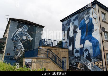 People's Gallery - Operation Motorman and the Runner murals vicino a Free Derry Corner, Irish Republican Bogside, Derry - Londonderry, Irlanda del Nord Foto Stock
