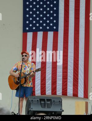 **FOTO DEL FILE** Jimmy Buffett è morto. WEST PALM BEACH FL - 3 NOVEMBRE: Jimmy Buffett si esibisce durante il raduno della campagna Bring IT Home al Meyer Amphitheater il 3 novembre 2018 a West Palm Beach, Florida. Crediti: Mpi04/MediaPunch Foto Stock