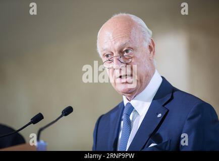 Bilder des Tages (170817) -- GINEVRA, 17 agosto 2017 -- inviato speciale delle Nazioni Unite per la Siria Staffan de Mistura si rivolge a una conferenza stampa dopo una riunione della task force per l'accesso umanitario del gruppo internazionale di sostegno alla Siria al Palais des Nations di Ginevra, in Svizzera, il 17 agosto 2017. L'inviato speciale delle Nazioni Unite per la Siria Staffan de Mistura giovedì ha detto che potrebbe sponsorizzare un ciclo preparatorio di colloqui di pace sulla Siria a Ginevra il mese prossimo, ma i veri colloqui sostanziali saranno programmati per ottobre. ) SVIZZERA-GINEVRA-ONU INVIATO SPECIALE PER LA SIRIA-COMUNICATO STAMPA XuxJinquan PUBLICATIONxNOTxINxCHN Images th Foto Stock