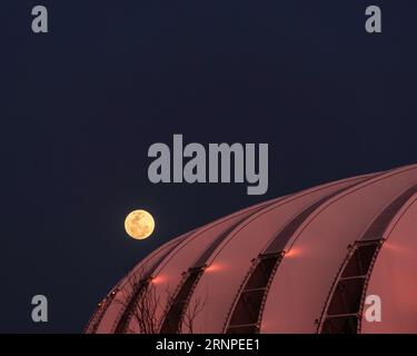 Superluna blu vista da Porto Alegre, Brasile meridionale Foto Stock