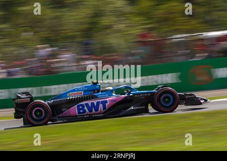 Pierre Gasly di Francia alla guida del (10) BWT Alpine F1 Team A523 durante il Gran Premio d'Italia di Formula 1 Pirelli 2023 il 2 settembre 2023 a Monza, Italia. Crediti: Luca Rossini/e-Mage/Alamy Live News Foto Stock