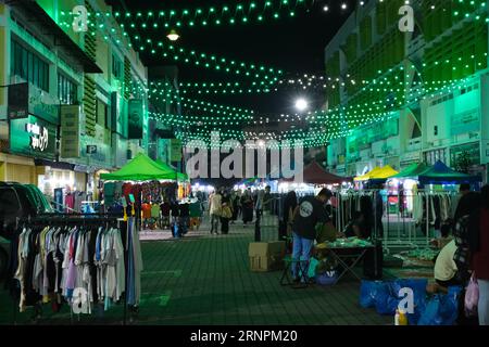 Mercato notturno a Kota Bharu, la città principale dello stato iper-conservatore del Kelantan della Malesia Foto Stock