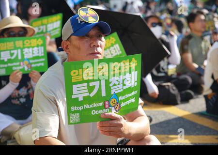 Seoul, Corea del Sud. 2 settembre 2023. La gente partecipa a una manifestazione per protestare contro il dumping giapponese di acque reflue contaminate dal nucleare nell'oceano, a Seul, Corea del Sud, 2 settembre 2023. Crediti: Yang Chang/Xinhua/Alamy Live News Foto Stock