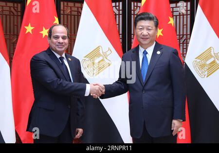 (170905) -- XIAMEN, 5 settembre 2017 -- il presidente cinese Xi Jinping incontra il presidente egiziano Abdel-Fattah al-Sisi a Xiamen, provincia del Fujian della Cina sudorientale, 5 settembre 2017. Sisi è venuta a Xiamen per partecipare al dialogo tra i mercati emergenti e i paesi in via di sviluppo. )(mcg) (VERTICE DI XIAMEN)CHINA-XIAMEN-XI JINPING-EGYPTIAN PRESIDENT-MEETING (CN) JuxPeng PUBLICATIONxNOTxINxCHN Xiamen 5 settembre 2017 il presidente cinese Xi Jinping incontra il presidente egiziano Abdel Fattah al Sisi a Xiamen nella provincia del Fujian della Cina sudorientale 5 settembre 2017 Sisi è venuto a Xiamen per partecipare al dialogo tra mercato emergente e D Foto Stock