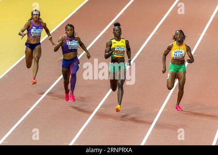 SHa'Carri Richardson (USA), Shericka Jackson (JAM) e Marie-Josee Ta Lou (CIV) si qualificano per la finale dei 200 metri durante il World Athletics Championsh Foto Stock