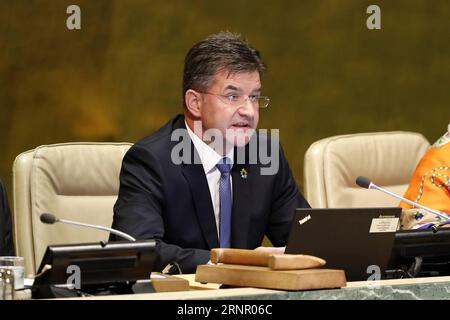 (170912) -- NAZIONI UNITE, 12 settembre 2017 -- Miroslav Lajcak, presidente della 72a sessione dell'Assemblea generale delle Nazioni Unite, affronta l'apertura della 72a sessione dell'Assemblea generale delle Nazioni Unite presso la sede delle Nazioni Unite a New York, 12 settembre 2017. Miroslav Lajcak martedì ha dichiarato l'apertura della sessione 72 dell'organo decisionale delle Nazioni Unite. ) ASSEMBLEA GENERALE DELLE NAZIONI UNITE-72A SESSIONE-APERTA LIXMUZI PUBLICATIONXNOTXINXCHN Foto Stock