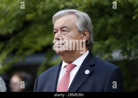 (170915) -- NAZIONI UNITE, 15 settembre 2017 -- il Segretario generale delle Nazioni Unite Antonio Guterres partecipa a una cerimonia di campana presso la sede delle Nazioni Unite a New York, 15 settembre 2017. Guterres venerdì ha sottolineato la difficile situazione dei rifugiati e dei migranti e la necessità di porre fine ai conflitti in occasione della giornata internazionale della pace, o giornata mondiale della pace. La cerimonia della campana della pace è un rituale annuale presso la sede delle Nazioni Unite, dove la campana della pace viene suonata dal segretario generale delle Nazioni Unite per le celebrazioni della giornata mondiale della pace, che cade il 21 settembre. ) GIORNATA DELLA PACE NEL MONDO DELLE NAZIONI UNITE - CERIMONIA DI CAMPANA DELLA PACE LIXMUZI PUBLICAT Foto Stock