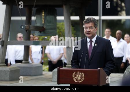 (170915) -- NAZIONI UNITE, 15 settembre 2017 -- Miroslav Lajcak, presidente della 72a Assemblea generale delle Nazioni Unite, parla a una cerimonia di campana presso la sede delle Nazioni Unite a New York, 15 settembre 2017. Venerdì il Segretario generale delle Nazioni Unite Antonio Guterres ha sottolineato la difficile situazione dei rifugiati e dei migranti e la necessità di porre fine ai conflitti in occasione della giornata internazionale della pace, o giornata mondiale della pace. La cerimonia della campana della pace è un rituale annuale presso la sede delle Nazioni Unite, dove la campana della pace viene suonata dal segretario generale delle Nazioni Unite per le celebrazioni della giornata mondiale della pace, che cade a se Foto Stock