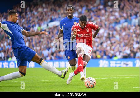 Londra, Regno Unito. 2 settembre 2023. 02 set 2023 - Chelsea contro Nottingham Forest - Premier League - Stamford Bridge Anthony Elanga segna per Nottingham Forest durante la partita di Premier League a Stamford Bridge. Credito immagine: Mark Pain/Alamy Live News Foto Stock