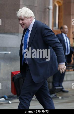 (171001) -- MANCHESTER (GRAN BRETAGNA), 1 ottobre 2017 -- il ministro degli Esteri britannico Boris Johnson arriva per il primo giorno della conferenza annuale del Partito Conservatore a Manchester, in Gran Bretagna, il 1° ottobre 2017. La conferenza annuale del Partito Conservatore si tiene qui dal 1° al 4 ottobre ). BRITAIN-MANCHESTER-PARTITO CONSERVATORE-CONFERENZA ANNUALE HANXYAN PUBLICATIONXNOTXINXCHN Foto Stock