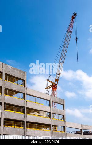 Parcheggio auto a più piani in costruzione nel centro della città di Crewe Cheshire Regno Unito Foto Stock