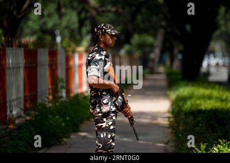 Nuova Delhi, India. 2 settembre 2023. Un personale paramilitare è in guardia durante le prove e i preparativi per la sicurezza in vista del vertice del G20. Nuova Delhi, capitale indiana, è pronta a tenere il vertice dei capi di Stato e di governo del G20 che si terrà il 9 e 10 settembre 2023, in quanto il governo di nuova Delhi ha emesso una notifica che dichiara festività pubbliche nella capitale nazionale l'8 e il 10 settembre. (Foto di Amarjeet Kumar Singh/SOPA Imag/Sipa USA) credito: SIPA USA/Alamy Live News Foto Stock