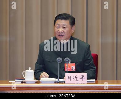 (171026) -- PECHINO, 26 ottobre 2017 -- Xi Jinping, segretario generale del Comitato centrale del Partito Comunista Cinese (CPC), che è anche presidente cinese e presidente della Commissione militare centrale, parla quando incontra alti ufficiali militari a Pechino, capitale della Cina, 26 ottobre 2017. ) (ZKR) CHINA-BEIJING-XI JINPING-SENIOR MILITARY OFFICERS-MEETING (CN) LIXGANG PUBLICATIONXNOTXINXCHN Foto Stock