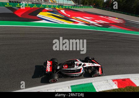 Kevin Magnussen (SVE) Haas VF-23 si qualifica sabato 2 settembre 2023 FORMULA 1 PIRELLI GRAN PREMIO D'ITALIA 2023 - dal 1° al 3 settembre Monza, MB Foto Stock