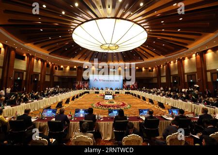 (171120) -- NAY PYI TAW, 20 novembre 2017 -- foto scattata il 20 novembre 2017 mostra una scena della 13a riunione dei ministri degli Esteri dell'Asia-Europa Meeting (ASEM), a Nay Pyi Taw, Myanmar. ) (rh) MYANMAR-NAY PYI TAW-ASEM FMM 13 UxAung PUBLICATIONxNOTxINxCHN Foto Stock