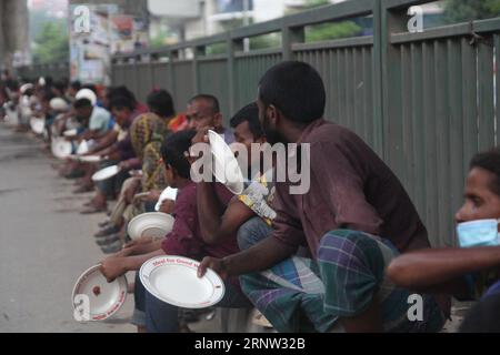 Dhaka Bangladesh 02 settembre 2023. Come si chiama? Cosa hai fatto bene oggi? Se rispondete a queste due domande, riceverete un pasto gratuito. Foto Stock