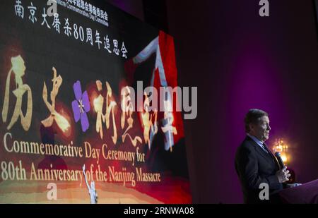 (171210) -- TORONTO, 10 dicembre 2017 -- il sindaco di Toronto John Tory parla a una cerimonia commemorativa del giorno per il 80 ° anniversario del massacro di Nanjing a Toronto, Canada, 9 dicembre 2017. Più di 1.000 persone hanno partecipato alla cerimonia di sabato. ) (Zxj) CERIMONIA DEL GIORNO COMMEMORATIVO DEL MASSACRO DI CANADA-TORONTO-NANJING ZouxZheng PUBLICATIONxNOTxINxCHN Foto Stock