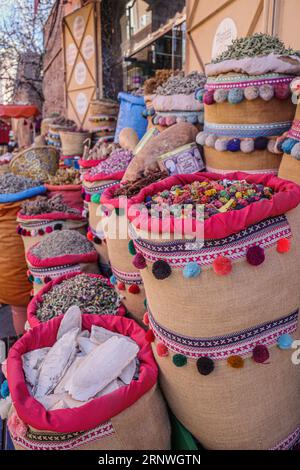 Marrakech, Morroco - prodotti freschi in vendita nei mercati della Medina di Marrakech Foto Stock