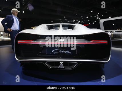 (180110) -- BRUXELLES, 10 gennaio 2018 -- foto scattata il 10 gennaio 2018 mostra la Bugatti Chiron durante la giornata dei media del 96° Salone europeo dell'automobile a Bruxelles, Belgio. ) (lrz) BELGIO-BRUXELLES-SALONE EUROPEO DELL'AUTOMOBILE YexPingfan PUBLICATIONxNOTxINxCHN Foto Stock