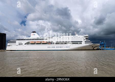 Holland Norway Lines effettua il traghetto «Romantika» nel porto di Emden, Germania Foto Stock