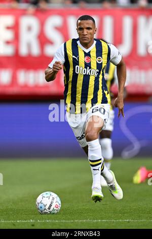 ENSCHEDE - Rodrigo Becao del Fenerbahce SK durante la partita di play-off della UEFA Conference League tra FC Twente e Fenerbahce SK allo Stadion De Grolsch Veste il 31 agosto 2023 a Enschede, Paesi Bassi. ANP | Hollandse Hoogte | GERRIT VAN COLOGNE Foto Stock