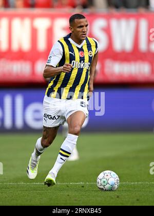 ENSCHEDE - Rodrigo Becao del Fenerbahce SK durante la partita di play-off della UEFA Conference League tra FC Twente e Fenerbahce SK allo Stadion De Grolsch Veste il 31 agosto 2023 a Enschede, Paesi Bassi. ANP | Hollandse Hoogte | GERRIT VAN COLOGNE Foto Stock