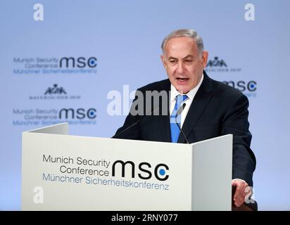 (180218) -- MONACO DI BAVIERA, 18 febbraio 2018 -- il primo ministro israeliano Benjamin Netanyahu parla durante la 54a Conferenza di Monaco sulla sicurezza a Monaco, Germania, il 18 febbraio 2018. La 54a Conferenza sulla sicurezza di Monaco (MSC) si è chiusa domenica, lasciando molto più lavoro in avanti per affrontare i problemi di sicurezza globale. ) (swt) GERMANIA-MONACO-MSC-CHIUSURA LuoxHuanhuan PUBLICATIONxNOTxINxCHN Foto Stock