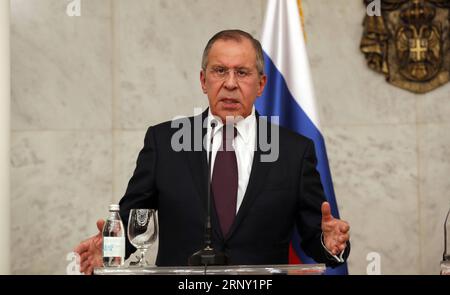 (180221) -- BELGRADO, 21 febbraio 2017 -- in visita al ministro degli Esteri russo Sergey Lavrov interviene in una conferenza stampa congiunta con il presidente serbo Aleksandar Vucic (non nella foto) a Belgrado, Serbia, il 21 febbraio 2018. L'Unione europea (UE) dovrà comprendere le relazioni della Serbia con la Russia, se vuole vederla come suo futuro membro, ha affermato il presidente serbo Aleksandar Vucic dopo aver incontrato mercoledì a Belgrado il ministro degli Esteri russo Sergey Lavrov. SERBIA-BELGRADO-RUSSIA-FM-LAVROV-VISIT PREDRAGXMILOSAVLJEVIC PUBLICATIONXNOTXINXCHN Foto Stock