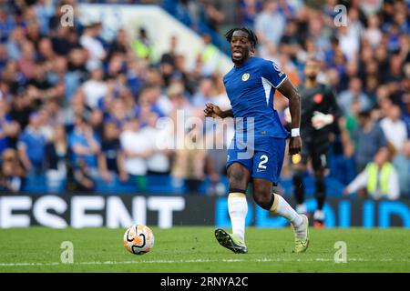 LONDON, UK - 2 settembre 2023: Axel Disasi del Chelsea in azione durante la partita di Premier League tra Chelsea e Nottingham Forest allo Stamford Bridge (Credit: Craig Mercer/ Alamy Live News) Foto Stock