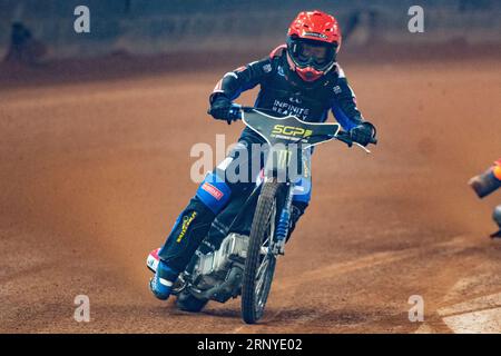Leon Madsen della Danimarca #30 in Heat 1 durante il FIM Speedway Grand Prix di Gran Bretagna 2023 al Principality Stadium di Cardiff, Galles, Regno Unito il 2 settembre 2023 (foto di Andrew SURMA/ Credit: SIPA USA/Alamy Live News Foto Stock