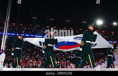 (180318) -- PYEONGCHANG, 18 marzo 2018 -- la bandiera nazionale della Corea del Sud è trasportata nello stadio durante la cerimonia di chiusura dei Giochi Paralimpici invernali di PyeongChang 2018 allo Stadio Olimpico di PyeongChang, Corea del Sud, 18 marzo 2018.) (SP)OLY-PARALIMPICA-COREA DEL SUD-PYEONGCHANG-CERIMONIA DI CHIUSURA WANGXJINGQIANG PUBLICATIONXNOTXINXCHN Foto Stock