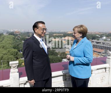 (180524) -- PECHINO, 24 maggio 2018 -- il Premier cinese li Keqiang tiene colloqui con la cancelliera tedesca in visita Angela Merkel, presso la grande sala del popolo, a Pechino, capitale della Cina, 24 maggio 2018. ) (Lb) CHINA-BEIJING-GERMANY-li KEQIANG-MERKEL-TALKS (CN) DingxHaitao PUBLICATIONxNOTxINxCHN Foto Stock