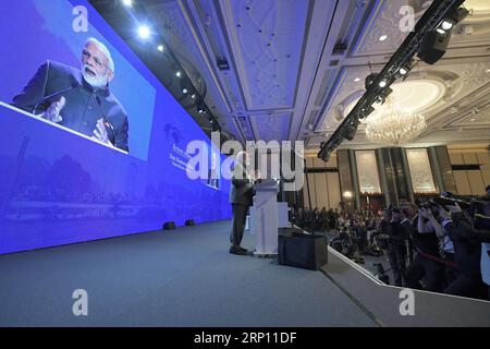 (180603) -- PECHINO, 3 giugno 2018 -- il primo ministro indiano Narendra modi tiene un discorso di apertura al 17° dialogo Shangri-la tenutosi a Singapore, il 1° giugno 2018. ) (Zcc) Xinhua titoli: Come la Cina porta pace e stabilità nell'Asia-Pacifico ThenxChihxWey PUBLICATIONxNOTxINxCHN Foto Stock