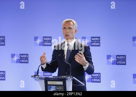 (180607) -- BRUXELLES, 7 giugno 2018 -- il segretario generale della NATO Jens Stoltenberg tiene una conferenza stampa prima di una riunione dei ministri della difesa della NATO presso la sua sede centrale a Bruxelles, in Belgio, il 7 giugno 2018. ) (lrz) BELGIO-BRUXELLES-NATO-MINISTRI DELLA DIFESA-RIUNIONE YexPingfan PUBLICATIONxNOTxINxCHN Foto Stock