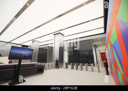 (180611) -- NEW YORK, 11 giugno 2018 -- foto scattata l'11 giugno 2018 mostra la lobby del 3 World Trade Center a Lower Manhattan, New York, Stati Uniti. Il 3 World Trade Center di 80 piani, alto 329 metri, è stato ufficialmente aperto qui lunedì. L'edificio per uffici diventa la quinta torre più alta di New York. U.S.-NEW YORK-3 WORLD TRADE CENTER-OPENING WANGXYING PUBLICATIONXNOTXINXCHN Foto Stock