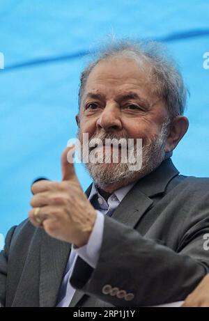 (180709) -- SAN PAOLO, 9 luglio 2018 -- foto scattata il 23 gennaio 2018 mostra l'ex presidente brasiliano Luiz Inacio Lula da Silva, durante un evento prima del suo processo, a Porto Alegre, in Brasile. Domenica un giudice di un tribunale regionale federale in Brasile ha ordinato la liberazione dell'ex presidente Luiz Inacio Lula da Silva, condannato a 12 anni e un mese di reclusione dal 7 aprile.Francisco Proner Ramos/AGIF/AGENCIA ESTADO) (cr)(vf) BRAZIL-SAO PAULO-LULA-RELEASE e AE PUBLICATIONxNOTxINxCHN Foto Stock