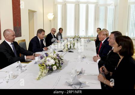 (180716) -- HELSINKI, 16 luglio 2018 -- il presidente degli Stati Uniti Donald Trump (3rd R) incontra il presidente finlandese Sauli Niinisto (2nd L) a Helsinki, Finlandia, il 16 luglio 2018. ) FINLANDIA-HELSINKI-U.S.-TRUMP-NIINISTO Lehtikuva/MarttixKainulainen PUBLICATIONxNOTxINxCHN Foto Stock