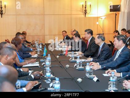 (180723) -- KIGALI, 23 luglio 2018 -- il presidente cinese Xi Jinping tiene colloqui con il presidente ruandese Paul Kagame a Kigali, Ruanda, 23 luglio 2018. ) (wyo) RUANDA-CINA-XI JINPING-KAGAME-TALKS XiexHuanchi PUBLICATIONxNOTxINxCHN Foto Stock