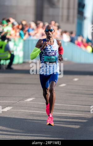 Tower Bridge, Londra, Regno Unito. 3 settembre 2023. La Big Half è una maratona di 1,5 km che si svolge in diverse località della maratona di Londra, partendo da Tower Hamlets e terminando a Cutty Sark. Molti dei migliori atleti a lunga distanza sono tra le circa 15.000 persone che partecipano, tra cui Sir Mo Farah. La grande metà sarà l’ultima gara di Sir Mo Farah nella sua città natale, Londra, prima che si ritiri Foto Stock