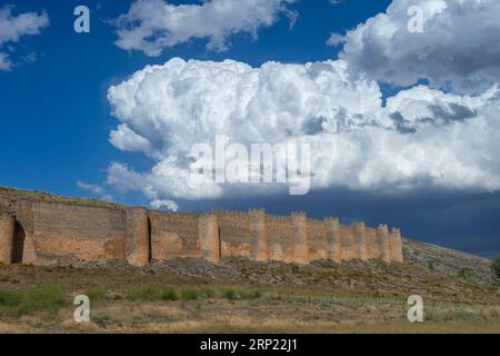 Vista sul bellissimo castello di Berlanga de Duero nella provincia di Soria, Spagna. Foto Stock