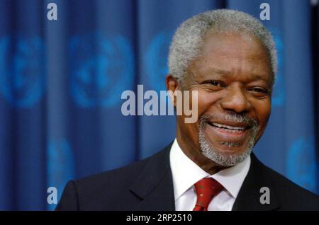 (180818) -- PECHINO, 18 agosto 2018 -- la foto del file scattata il 19 dicembre 2006 mostra poi il segretario generale delle Nazioni Unite Kofi Annan sorridendo durante la sua conferenza stampa finale presso la sede delle Nazioni Unite a New York. Diverse fonti di informazione ghanese hanno confermato che l'ex Segretario generale delle Nazioni Unite Kofi Annan è morto in un ospedale in Svizzera sabato. Aveva 80 anni. (Qxy) un-KOFI ANNAN-PASS AWAY ZhaoxPeng PUBLICATIONxNOTxINxCHN Foto Stock