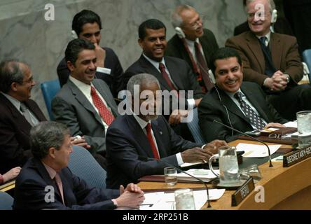 (180818) -- PECHINO, 18 agosto 2018 -- foto del file scattata il 22 dicembre 2006 mostra poi il Segretario generale delle Nazioni Unite Kofi Annan che parla durante una riunione del Consiglio di sicurezza delle Nazioni Unite a New York. L'ex Segretario generale delle Nazioni Unite e Premio Nobel per la pace Kofi Annan è deceduto all'età di 80 anni sabato, ha annunciato la Fondazione Kofi Annan con sede a Ginevra. ) (Qxy) un-KOFI ANNAN-PASS AWAY ZhaoxPeng PUBLICATIONxNOTxINxCHN Foto Stock
