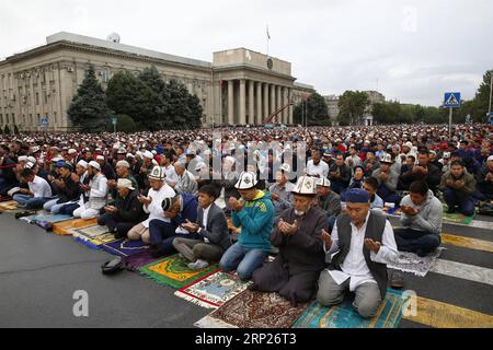 (180822) -- BISHKEK, 22 agosto 2018 -- i musulmani locali offrono preghiere in occasione dell'Eid al-Adha a Bishkek, capitale del Kirghizistan, il 22 agosto 2018. ) (yy) KIRGHIZISTAN-BISHKEK-EID AL-ADHA luoxman PUBLICATIONxNOTxINxCHN Foto Stock