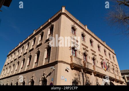 Toledo, Spagna-FEB 17, 2022: Vista esterna dell'Antiguo Hotel Castilla a Toledo, Spagna. Foto Stock