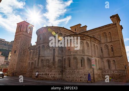 Toledo, Spagna-FEB 17, 2022: Santiago del Arrabal è una chiesa di Toledo, costruita nel 1245-48, per ordine di Sancho II, sul sito di un precedente buildi Foto Stock