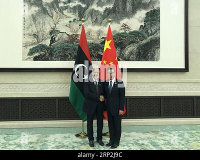 (180904) -- PECHINO, 4 settembre 2018 () -- il consigliere di Stato cinese e ministro degli Esteri Wang Yi (R) incontra il ministro degli Esteri del governo libico di accordo nazionale Mohammed Sayala, a Pechino, capitale della Cina, 4 settembre 2018. Sayala ha partecipato al vertice di Pechino del 2018 del Forum sulla cooperazione Cina-Africa (FOCAC). ()(mcg) CHINA-BEIJING-WANG YI-MOHAMMED SAYALA-MEETING (CN) Xinhua PUBLICATIONxNOTxINxCHN Foto Stock