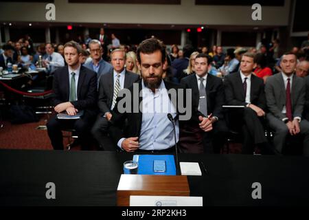 (180906) -- WASHINGTON D.C., 6 settembre 2018 -- il CEO di Twitter Jack Dorsey arriva davanti al Senate Intelligence Committee di Capitol Hill a Washington D.C., negli Stati Uniti il 5 settembre 2018. ) U.S.-WASHINGTON D.C.-TWITTER-CEO-HEARING TINGXSHEN PUBLICATIONXNOTXINXCHN Foto Stock