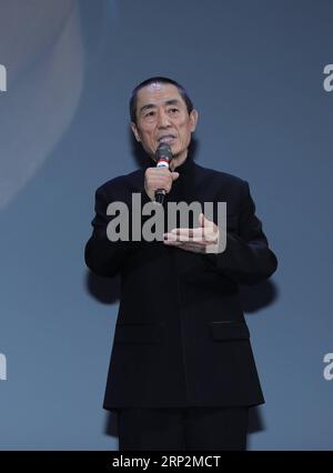 (180907) -- VENEZIA, 7 settembre 2018 -- il regista cinese Zhang Yimou tiene un breve discorso dopo aver ricevuto il premio Jaeger-LeCoultre Glory to the Filmmaker durante la 75a Mostra Internazionale d'Arte cinematografica di Venezia, 6 settembre 2018. ) (wtc) ITALY-VENICE-FILM FESTIVAL-ZHANG YIMOU-AWARD ChengxTingting PUBLICATIONxNOTxINxCHN Foto Stock